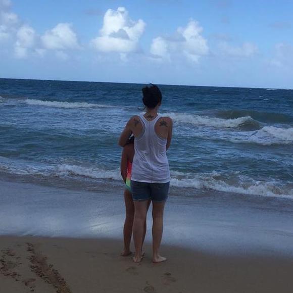 Meet your Posher, Erika - Picture 1 of 6